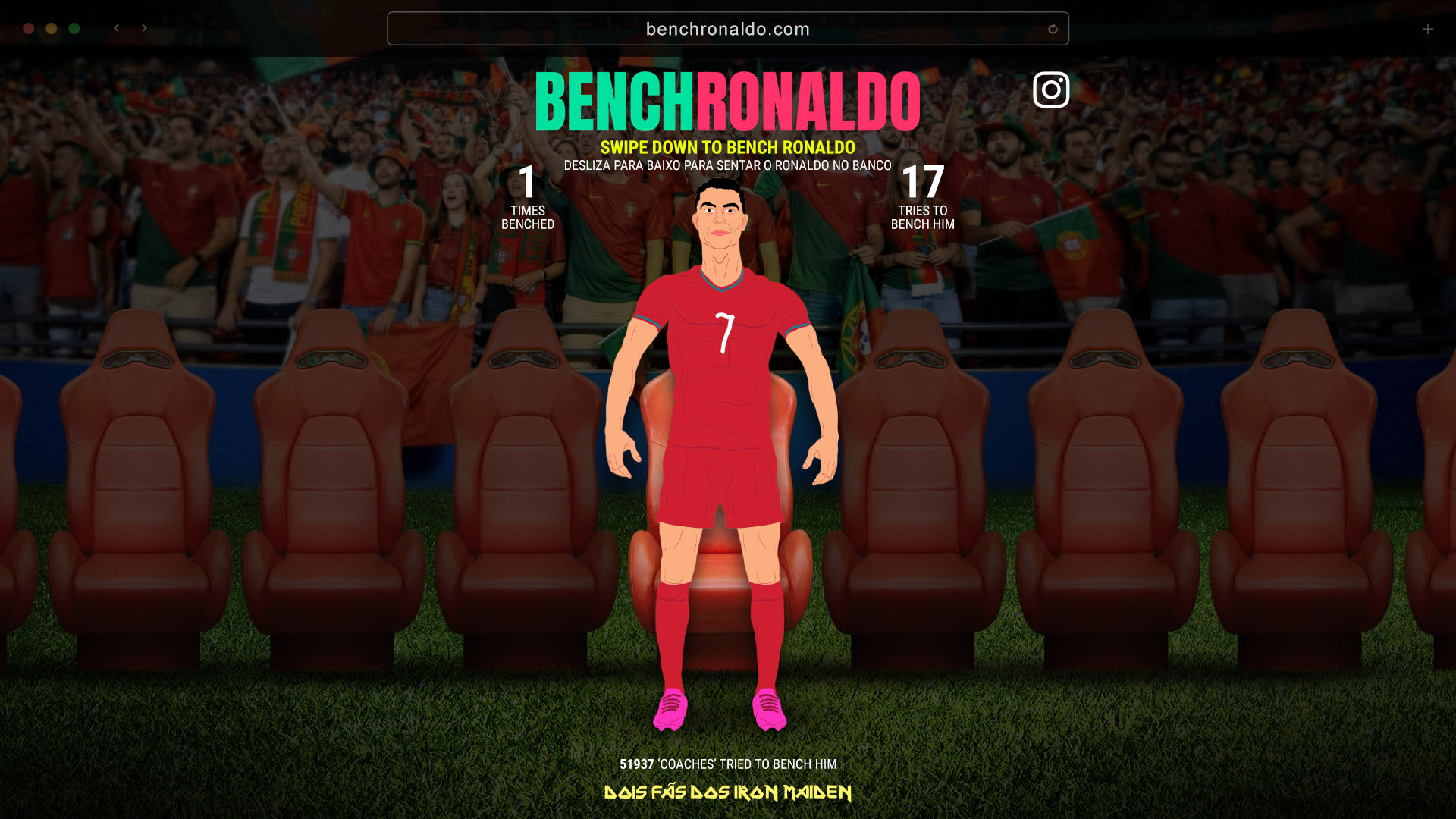 Site benchronaldo.com: o Ronaldo de camisola 7 de pé, em frente a uma fila de bancos de suplentes, com o título «BenchRonaldo», a frase «Desliza para baixo para sentar o Ronaldo no banco» e os contadores «1 times benched» e «17 tries to bench him»